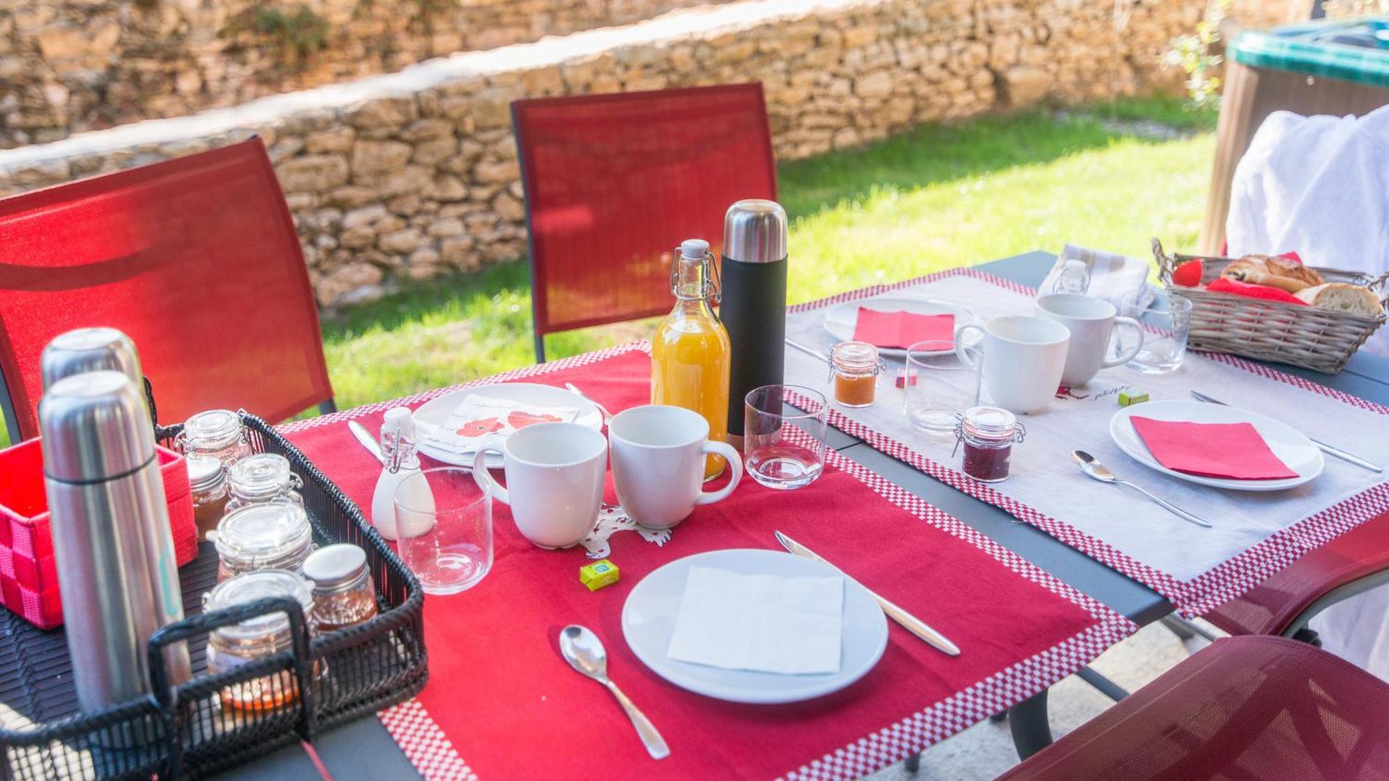 Ferienwohnung Plein Sud Avec Jacuzzi Privatif Et Parking Prive Sarlat Exterior foto