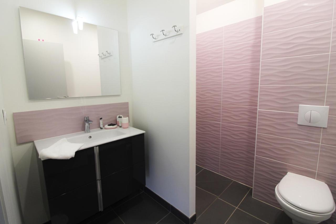Ferienwohnung Plein Sud Avec Jacuzzi Privatif Et Parking Prive Sarlat Exterior foto